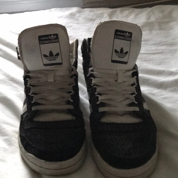 Adidas - Picture 2 of 3